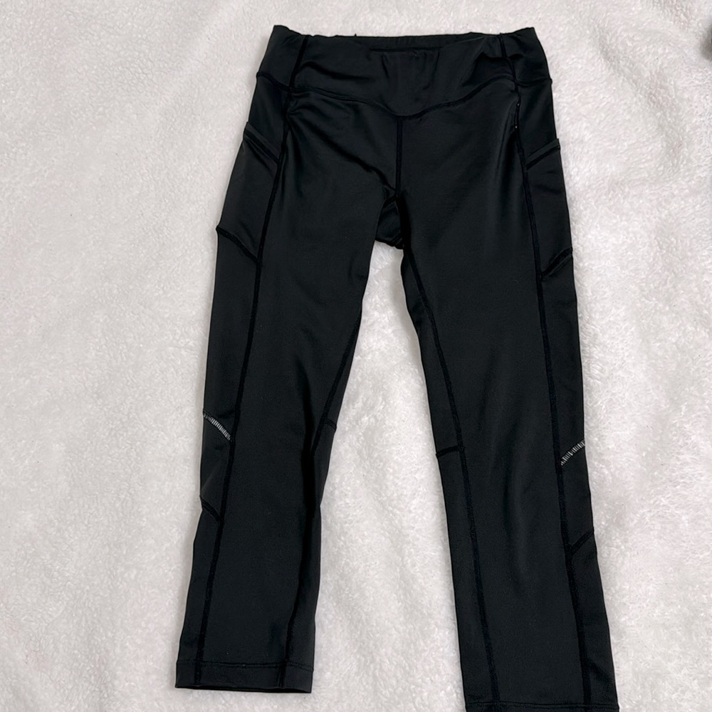 Black cropped athletic leggings xs